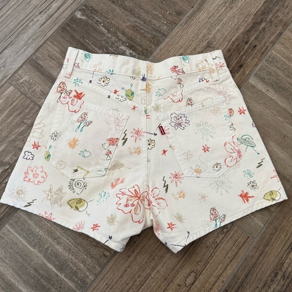 New Sample Levis High Waisted Space Doodle Jean Shorts size 27 - Picture 6 of 10